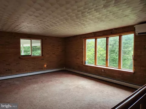 Living - 17059 Smith Valley Rd, Mapleton Depot, PA 17052 photo 4 of 4