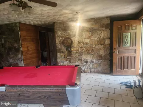 Entry Way - 17059 Smith Valley Rd, Mapleton Depot, PA 17052 photo 6 of 9