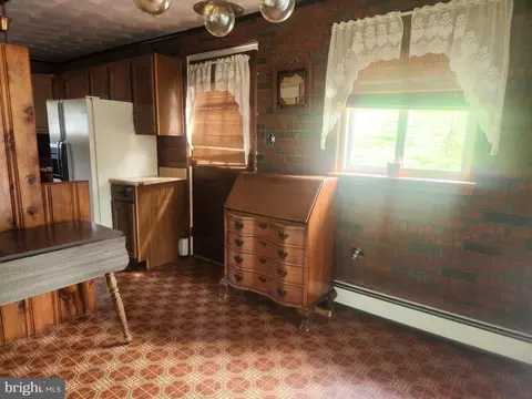 Entry Way - 17059 Smith Valley Rd, Mapleton Depot, PA 17052 photo 3 of 9