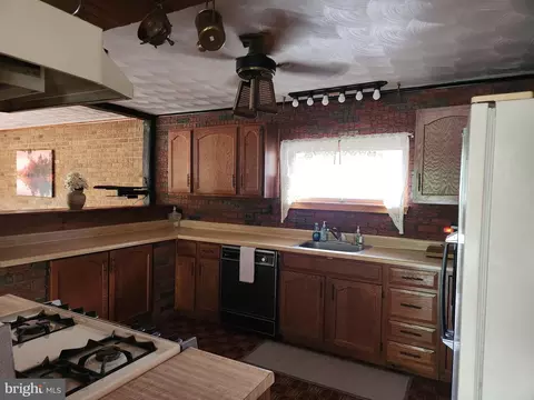 Kitchen - 17059 Smith Valley Rd, Mapleton Depot, PA 17052 photo 1 of 5