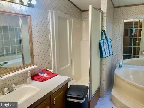 Bath - 7223 Turkeystop Ln, Mapleton, PA 17052 photo 2 of 2