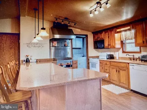 Kitchen - 7223 Turkeystop Ln, Mapleton, PA 17052 photo 2 of 3