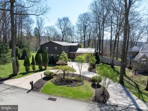 5120 White Oak Dr, Indiana, PA 15701