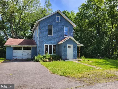 41 Church St, Falls Creek, PA 15840