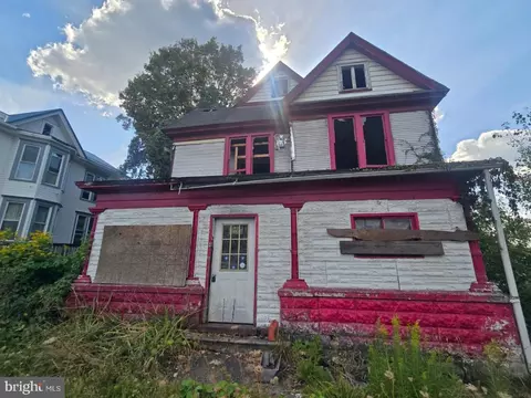 735 E Main St, Reynoldsville, PA 15851