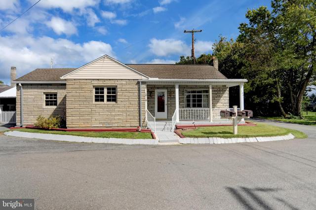 106 N 7th St, Mifflintown, PA 17059