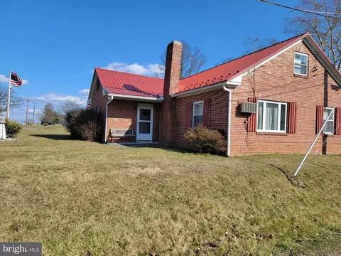506 E Main St #506, Thompsontown, PA 17094