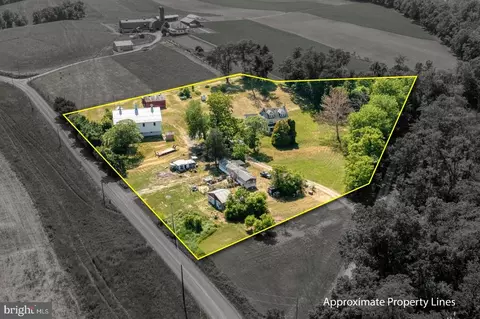 112 Clover Ln, Port Royal, PA 17082