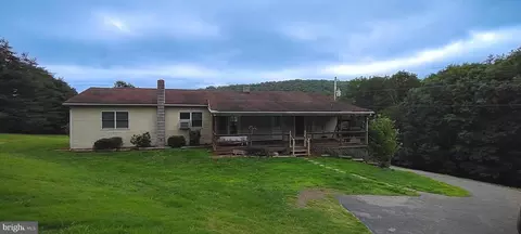 331 Bickle Dr, East Waterford, PA 17021