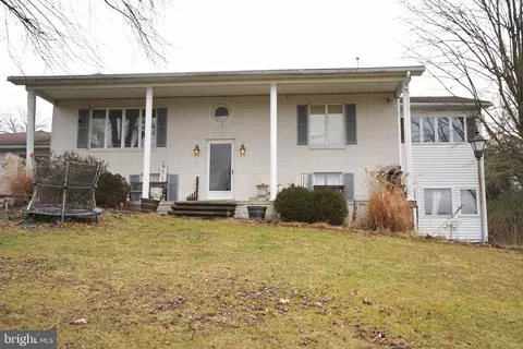 1882 Arch Rock Rd, Mifflintown, PA 17059