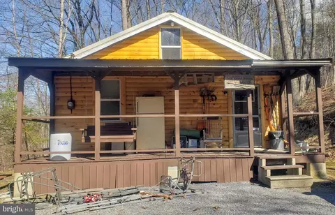 1730 Rhine Hollow Rd, East Waterford, PA 17021