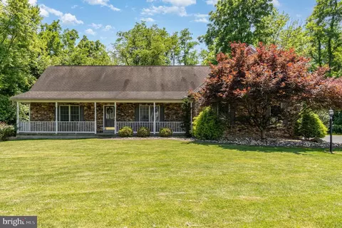 210 Wagon Wheel Ln, Mifflintown, PA 17059
