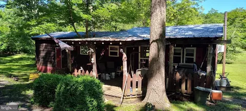1339 Campbell Hollow Rd, East Waterford, PA 17021