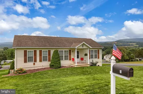 10 Book Dr, Mcalisterville, PA 17049