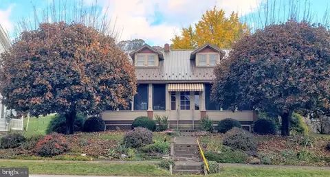 722 Main St, Mcalisterville, PA 17049