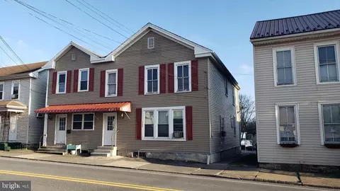 342-344 Washington Ave, Mifflintown, PA 17059