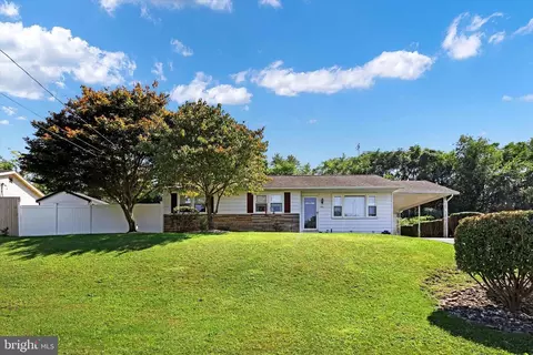 140 Crawford Dr, Mifflintown, PA 17059