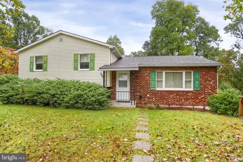 38 Hannah Dr, Thompsontown, PA 17094
