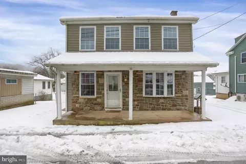 381 E Salem Rd, Thompsontown, PA 17094