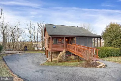 62 Book Dr, Mcalisterville, PA 17049