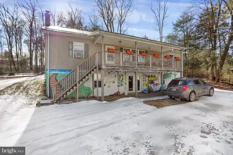 86 Animal Ln, Millerstown, PA 17062