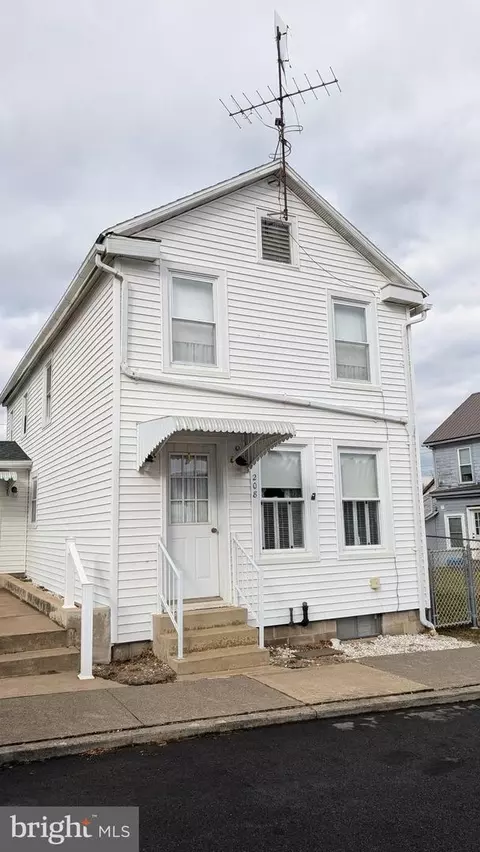 208 Main St, Port Royal, PA 17082