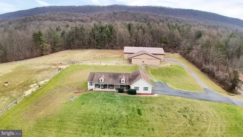 133 Black Bear Ln, East Waterford, PA 17021