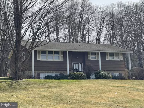 2748 Center Rd, Mifflintown, PA 17059