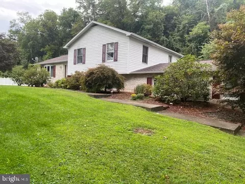 327 Larue Ln, Mifflintown, PA 17059