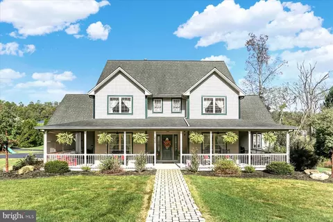 201 S Homestead Rd, Mcalisterville, PA 17049