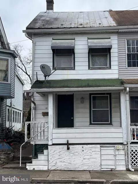 13 S Front St, Mifflintown, PA 17059