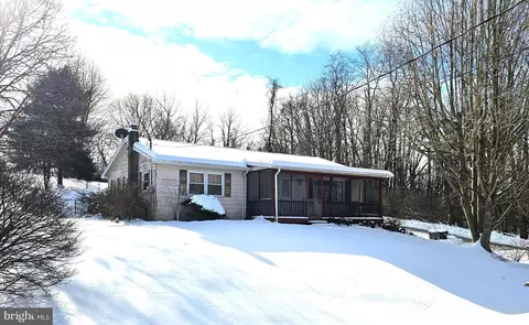 91 W Ridge Ave, Mifflintown, PA 17059
