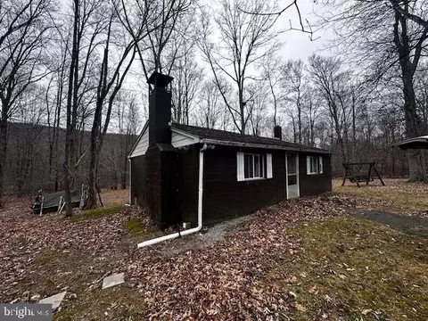 4998 Black Log Rd, Orbisonia, PA 17243