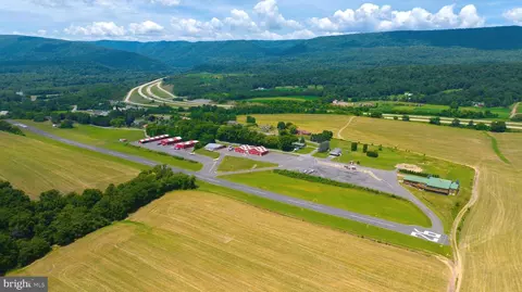 600 650 656 Airport Dr, Mifflintown, PA 17059