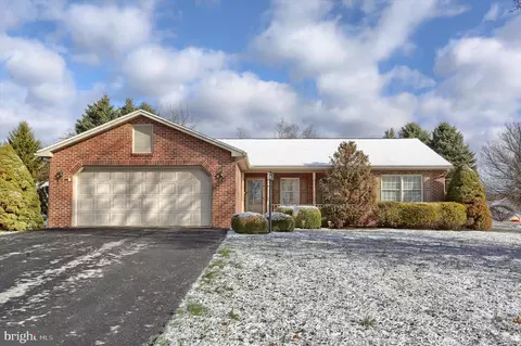104 Farmhouse Ct, Mifflintown, PA 17059