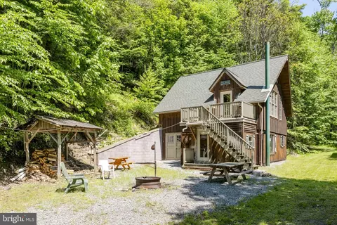 275 Lester Ln, Mcalisterville, PA 17049