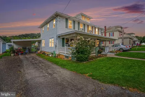 321 E Main St, Thompsontown, PA 17094