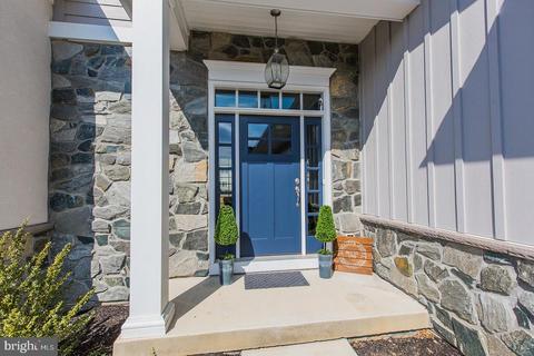 694 Warminster Ln, Lititz, PA 17543 photo 8