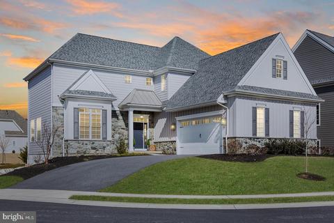 694 Warminster Ln, Lititz, PA 17543 photo 1