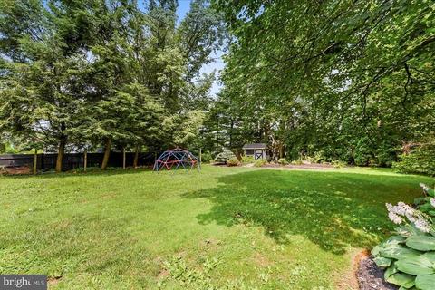 613 S Broad St, Lititz, PA 17543 photo 33