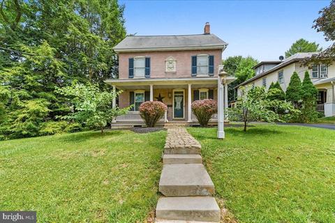 613 S Broad St, Lititz, PA 17543 photo 1