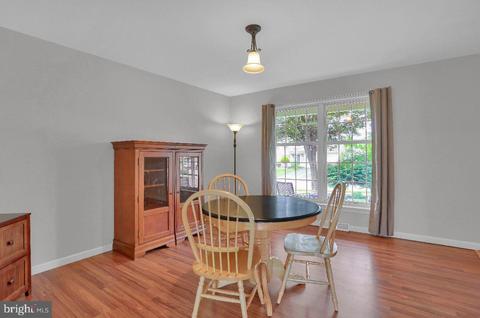 30 E Grant St, Lititz, PA 17543 photo 9