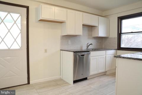 214 N Cedar St, Lititz, PA 17543 photo 6