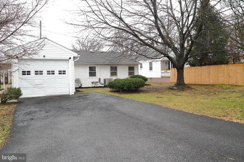 214 N Cedar St, Lititz, PA 17543 photo 3