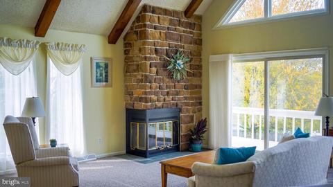 210 Joyce Dr, Lititz, PA 17543 photo 4