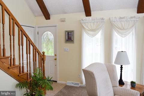 210 Joyce Dr, Lititz, PA 17543 photo 3