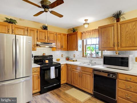 213 Ironstone Dr, Lititz, PA 17543 photo 8