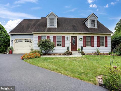 213 Ironstone Dr, Lititz, PA 17543 photo 2