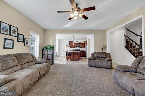 661 Warminster Ln, Lititz, PA 17543 photo 9