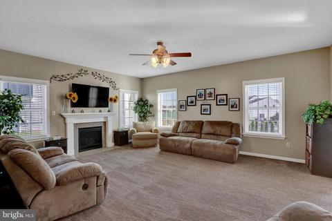 661 Warminster Ln, Lititz, PA 17543 photo 6